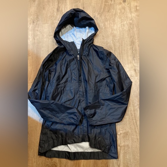 🍁🍂NWOT Under Armour Black Active Rain Jacket - Picture 2 of 2